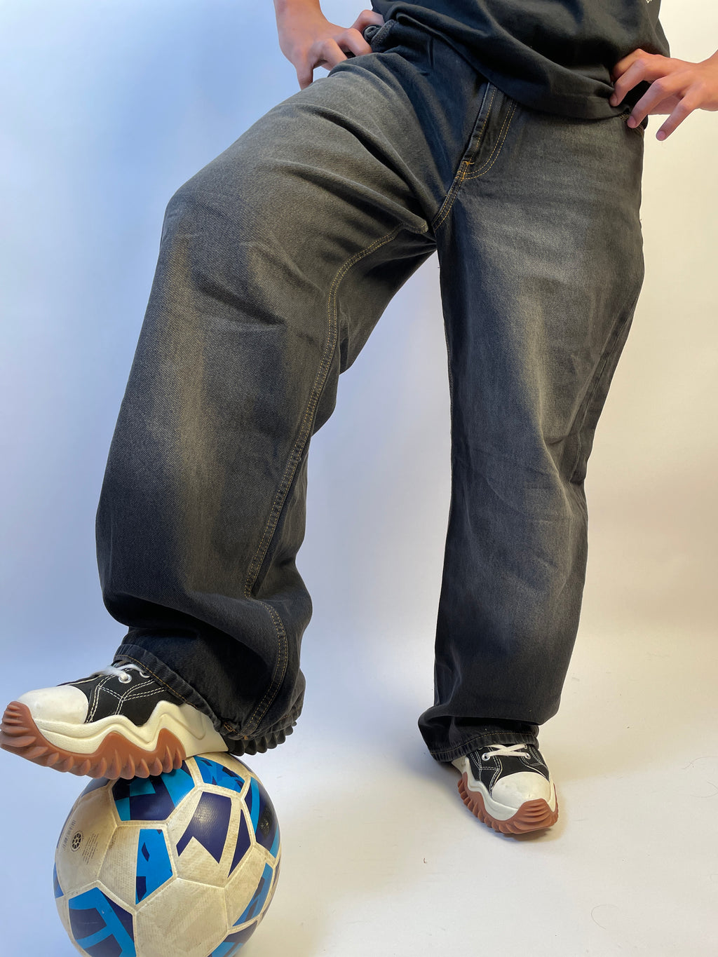 ASH BLACK - RELAXED FIT DENIM