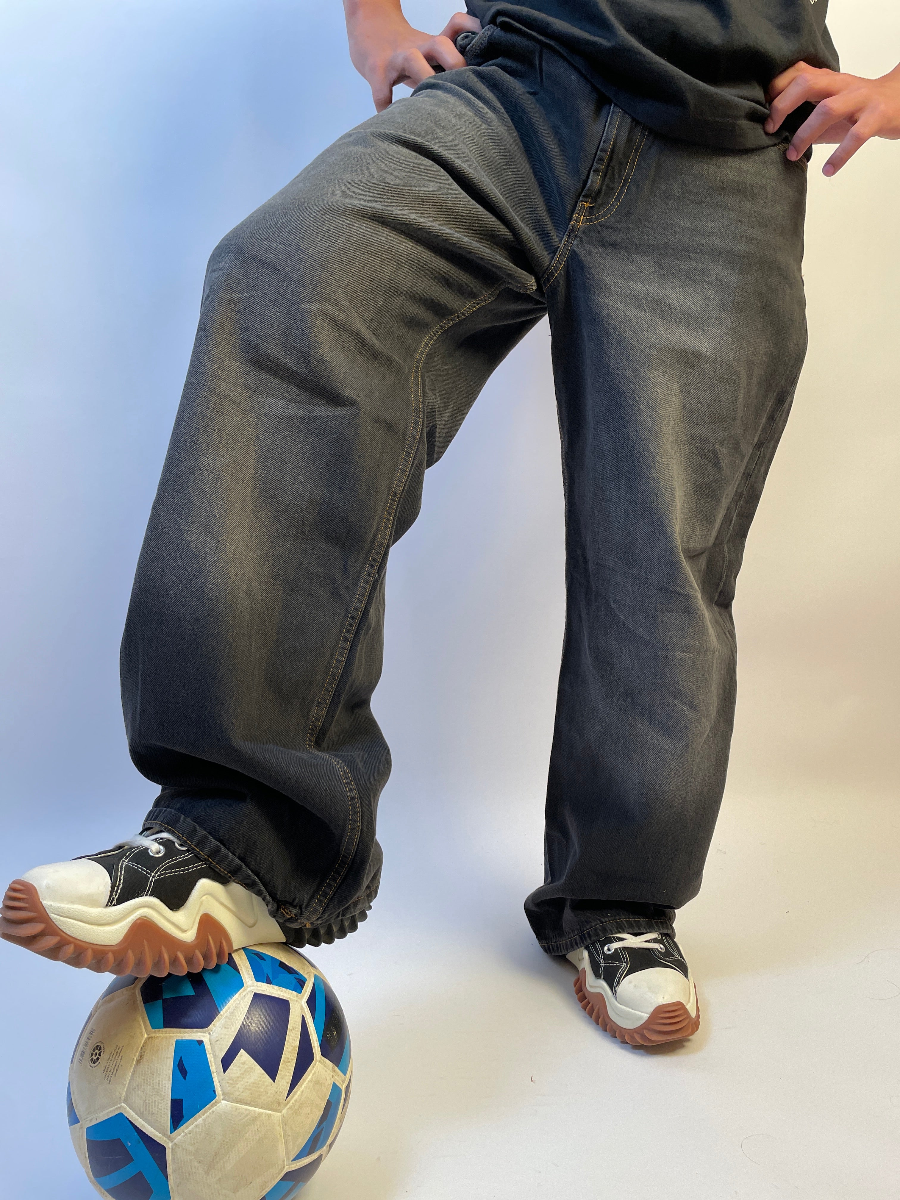 ASH BLACK - RELAXED FIT DENIM