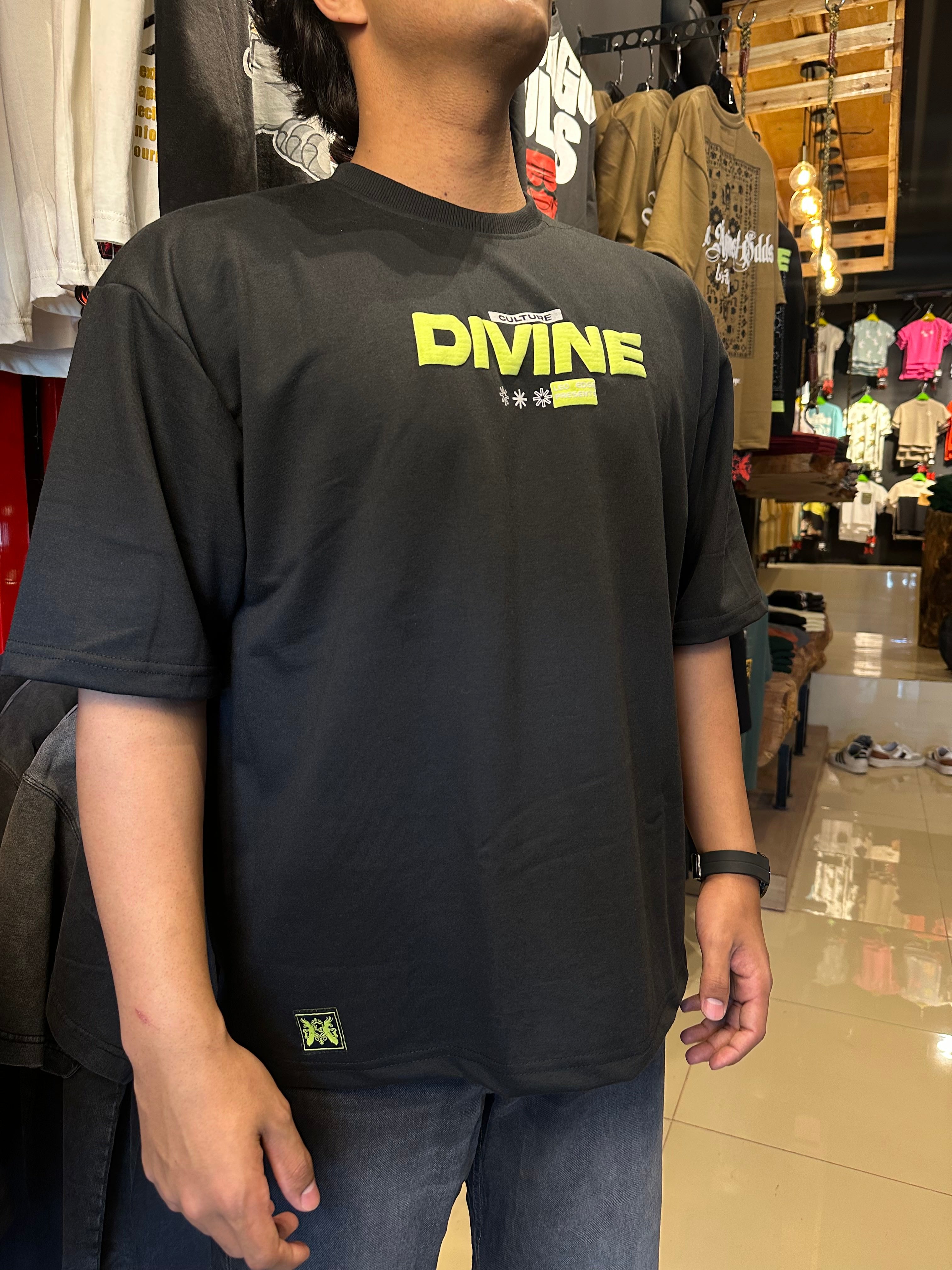 OBSIDIAN BLACK - DIVINE OVERSIZED TEE