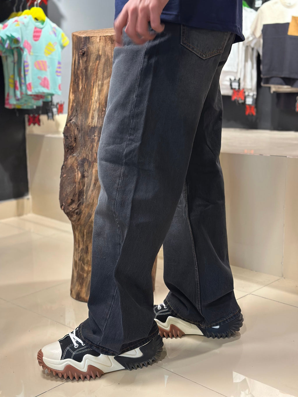 ASH BLACK - RELAXED FIT DENIM