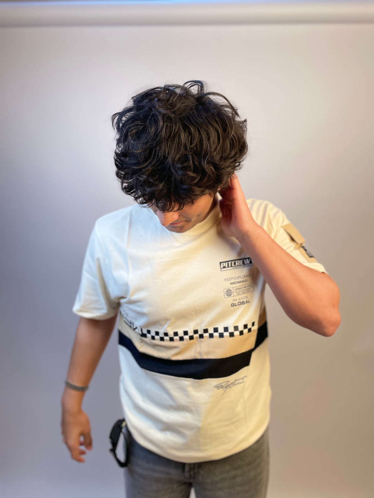 Off-White- Drop Shoulder T-shirt